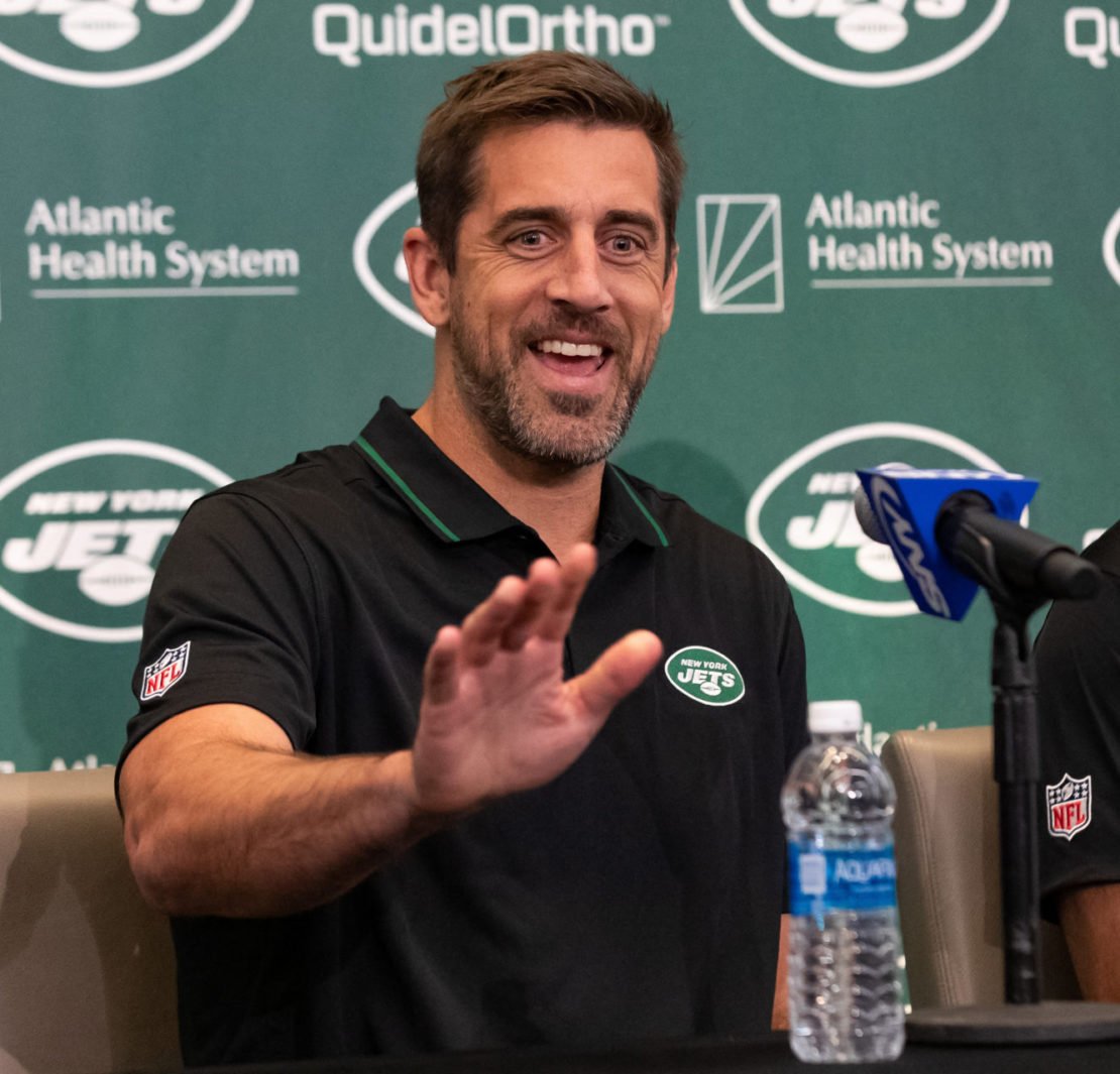 2023-04-26T184430Z_1618299602_MT1USATODAY20542018_RTRMADP_3_NFL-NEW-YORK-JETS-AARON-RODGERS-PRESS-CONFERENCE-1110x1065.jpg