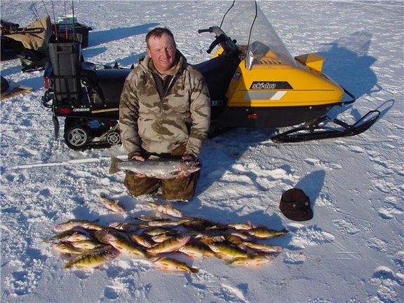 icefishing4.jpg