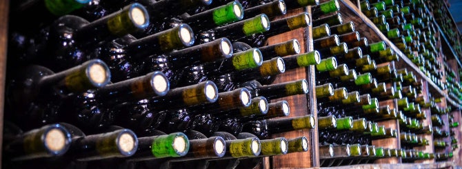 www.wine-searcher.com