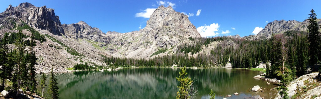 elbow_lake_pano.jpg